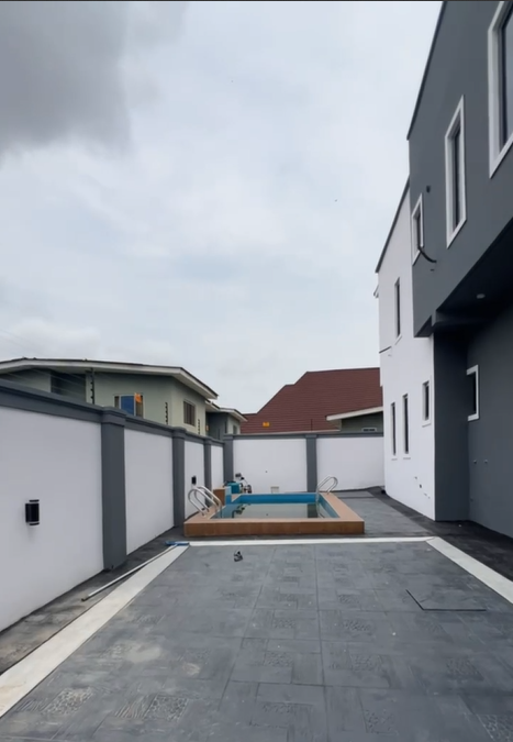 Luxury Living in Oluyole